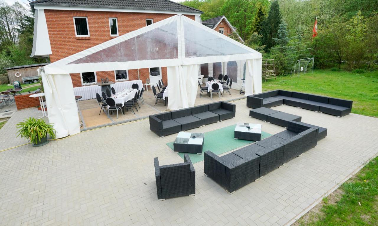 Pension "Am Brunnen" Пархим Экстерьер фото